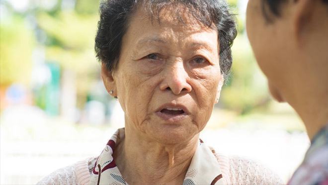 50岁女住家保姆：照顾年迈的雇主月入一万我却不愿意干了(图1)