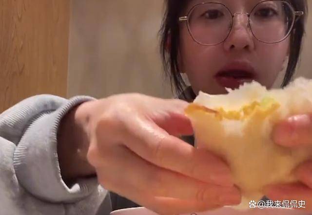 贝搏体育APP90后海归女当住家保姆早六晚九月薪一万五亲妈选择拉黑(图11)