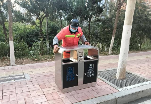 贝搏体育入口济南高新区：道路保洁如“绣花” 清洁城市迎新年(图1)