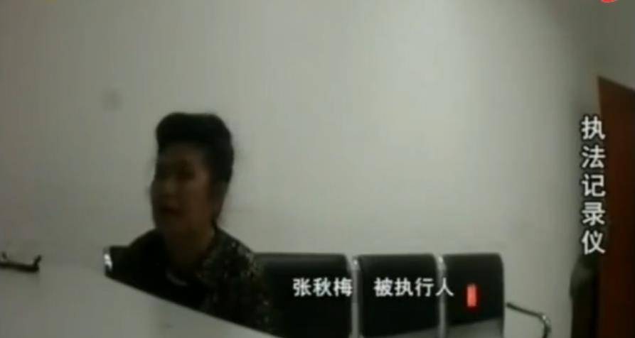 2019年保姆霸占房子2年在执法人员面前称：我行走江湖我怕谁(图10)