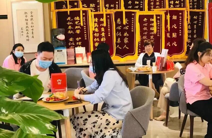 多元化家政服务成刚需 安徽加速培养更多“好阿姨”贝搏体育平台(图1)