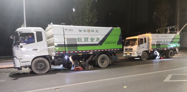 贝搏体育下载媒体看城管郑州金水3500多名环卫工人元旦全天“在线”(图1)