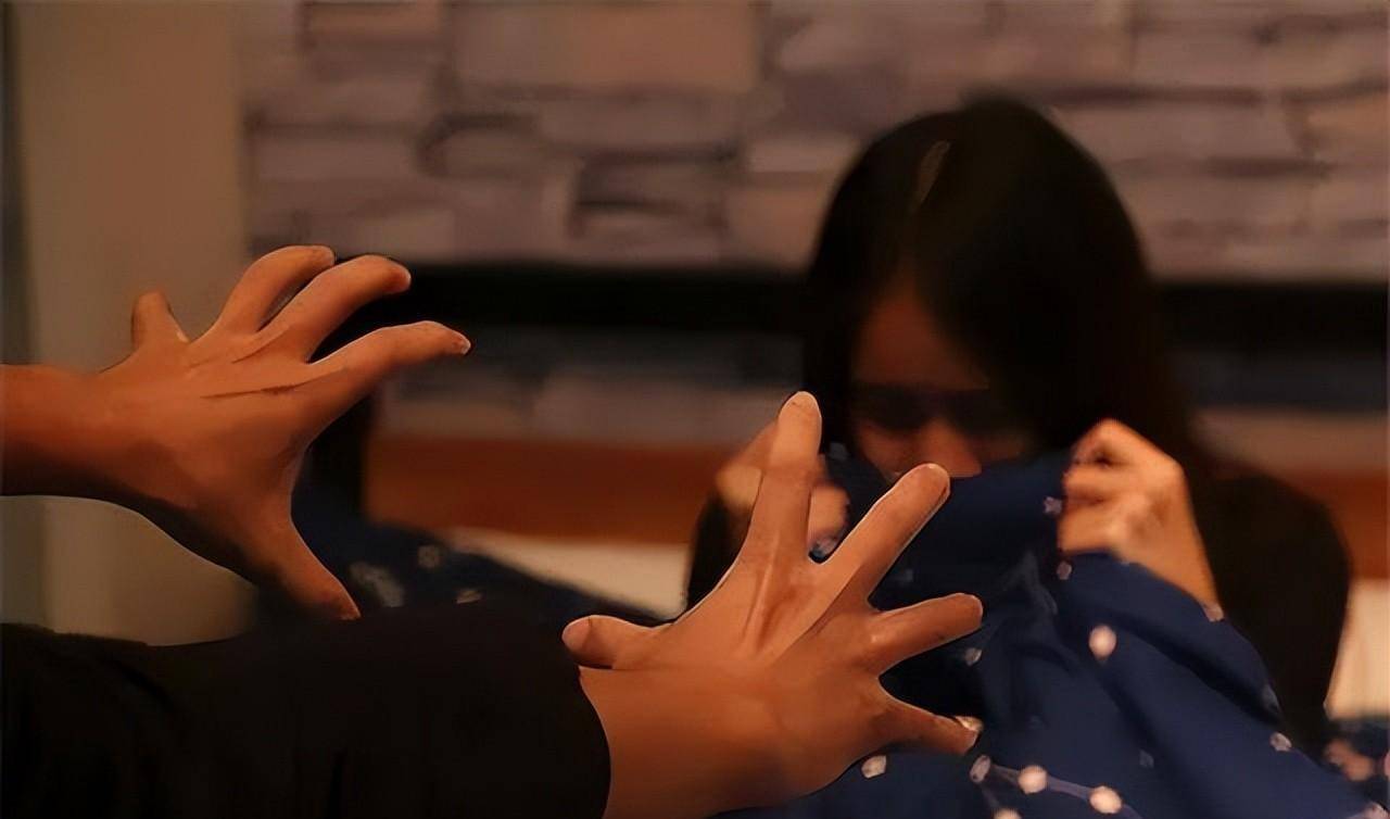 案例：漂亮女子应聘私人保姆月薪3万签订合同令人咋舌(图4)