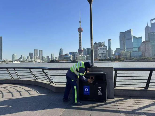 贝搏体育网址精细化保洁24小时公厕服务……这些举措扮靓蛇年“不打烊”(图2)