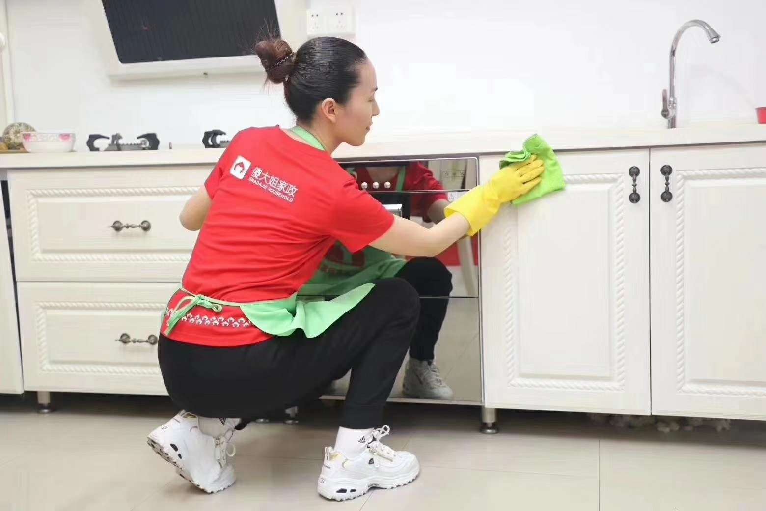 春节家政服务：如何确保家庭温暖与周到？