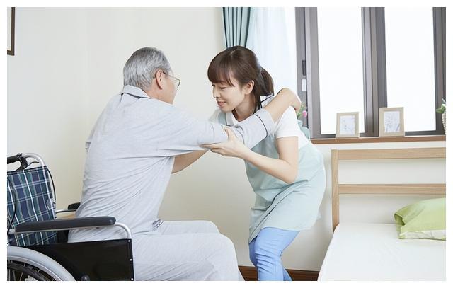 50岁保姆倾诉：全职保姆堪比再婚老伴儿和雇主朝夕相处难做贝搏体育下载(图5)