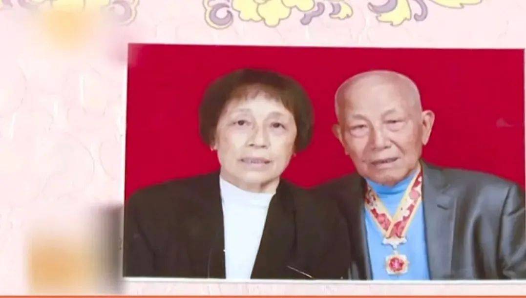 90岁大爷和60岁保姆偷偷领证老伴被活活气死5个子女反被保姆告上法庭(图3)
