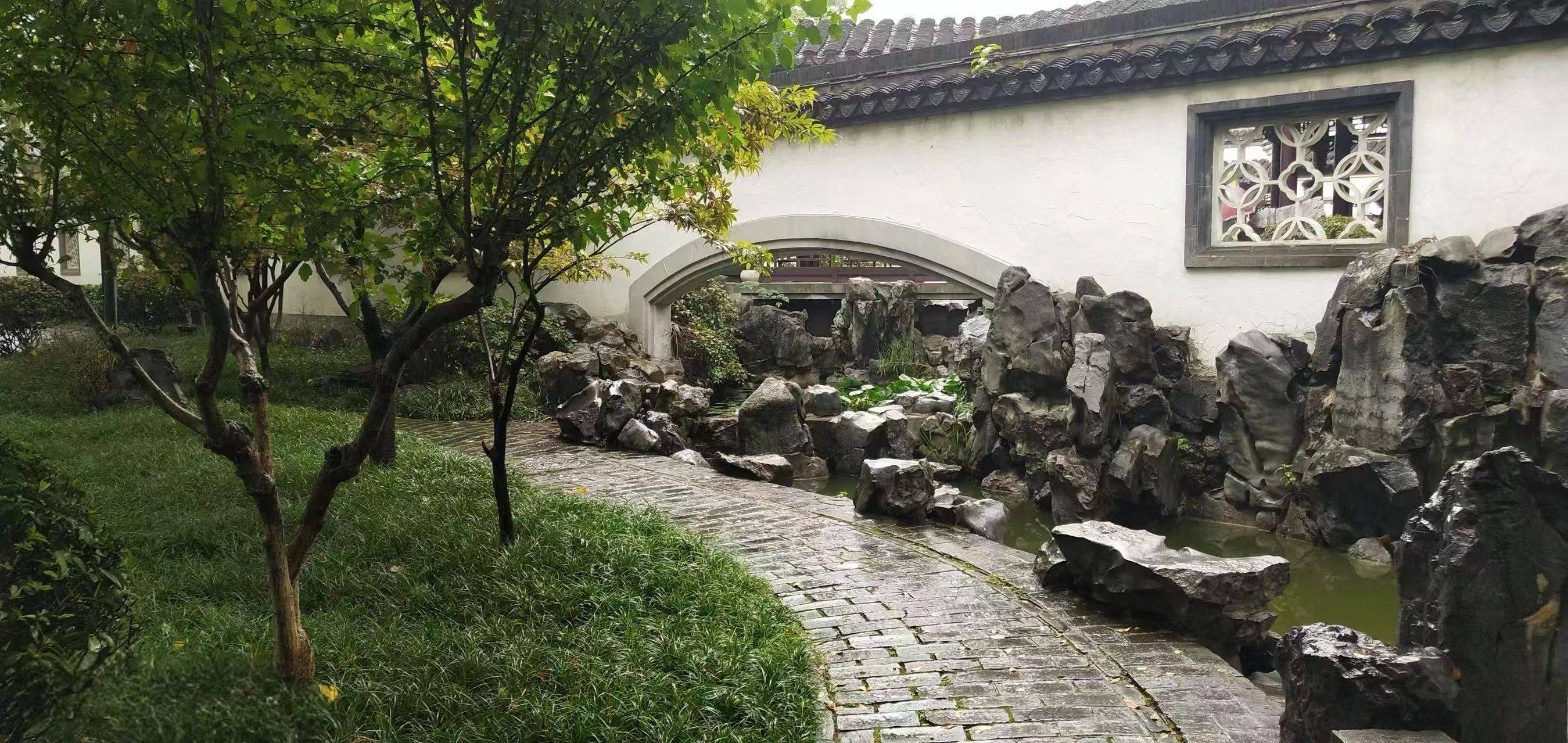 雇主跑路17岁的保姆无偿照顾2个弃女成才24年过去如今怎样了(图1)