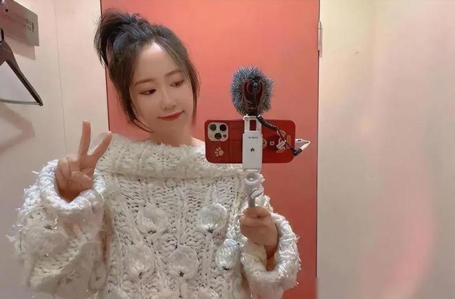30岁海归女孩在北京当保姆月入15万却被母亲拉黑：这样的选择丢人吗？(图7)