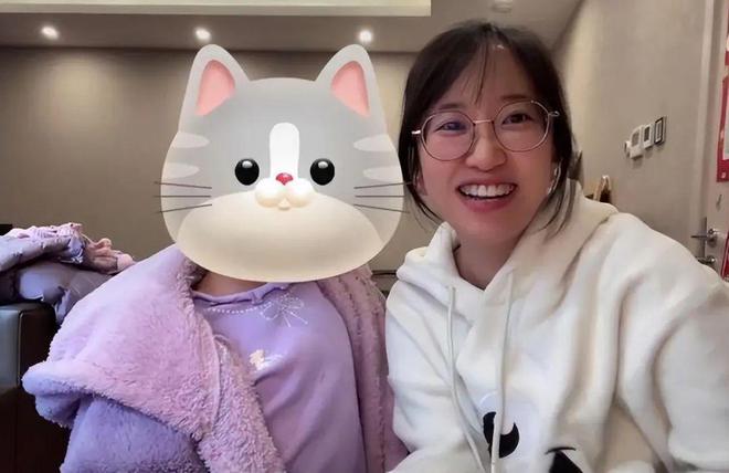 30岁海归女孩在北京当保姆月入15万却被母亲拉黑：这样的选择丢人吗？(图11)