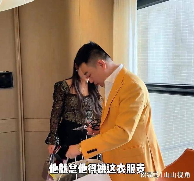 妍伊家保姆个个都走了开除1个辞职2个新保姆就要登台亮相了(图3)