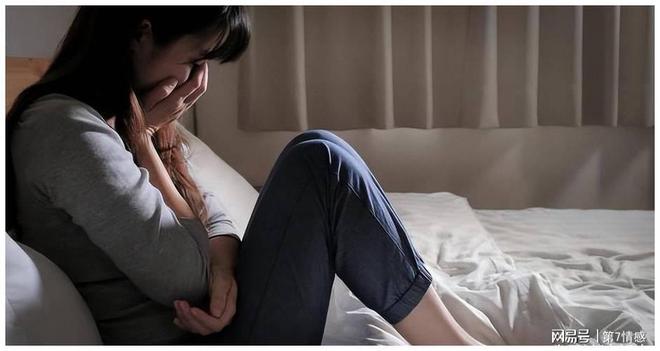47岁女保姆哭诉：与雇主同吃同住每月工资8000元我却苦不堪言(图2)