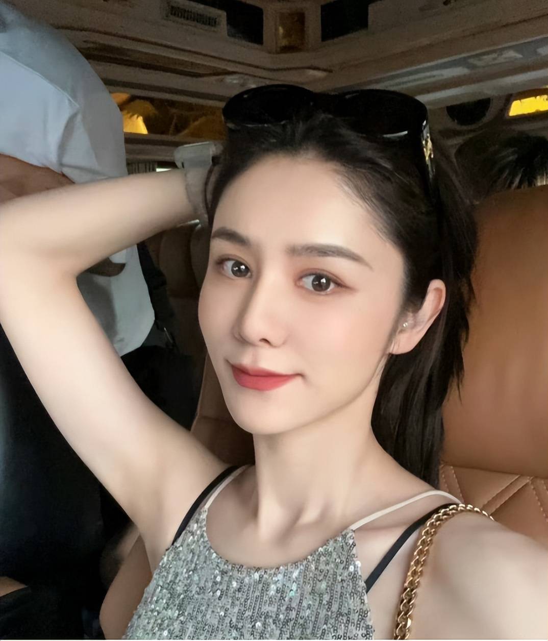 林峯妻子查保姆行李贝搏体育网址遭全网群嘲被质疑尖酸刻薄比吴千语差好多(图6)