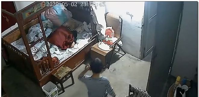 保姆闷死83岁老人后说了一句话我开始害怕（监控拍下画面）贝搏体育下载(图6)