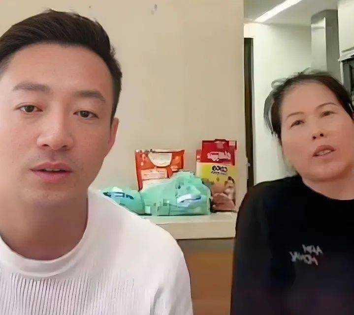 贝搏体育APP汪小菲家保姆小杨阿姨突然在社交群组放出三句狠话硬刚娱乐圈黑幕(图2)