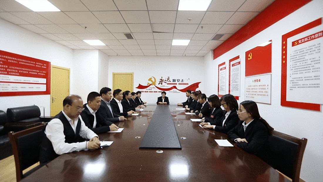 家政为线织就“山西精品”——红马甲集团的璀璨征程(图1)