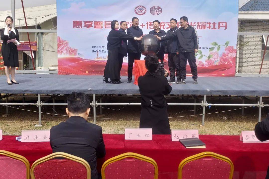 政企“组合拳”激活家政提振消费新引擎(图1)