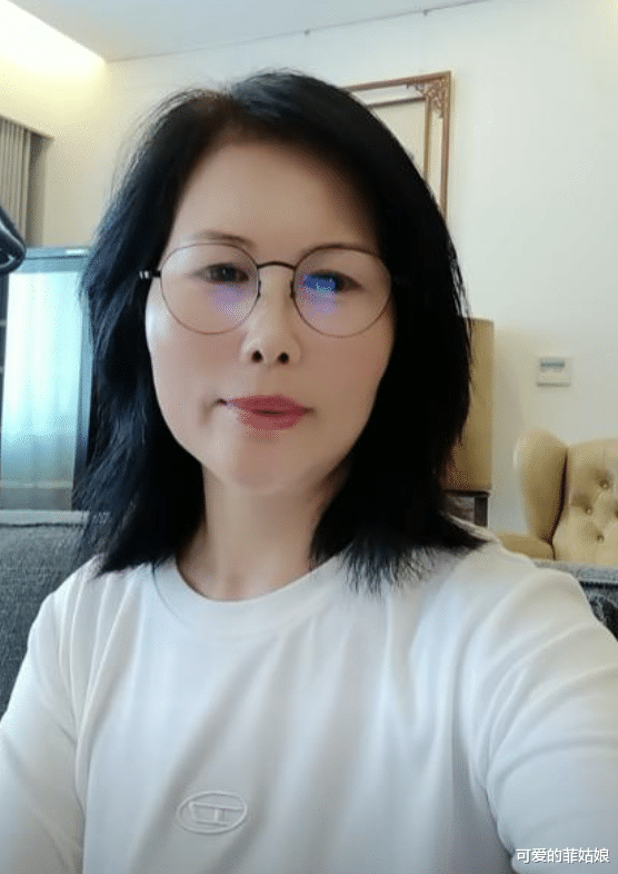 贝搏体育下载大S保姆杨阿姨爆料汪小菲儿女结束清明假期张兰生日员工祝福(图1)
