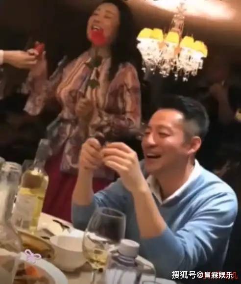 小贝搏体育官网杨阿姨直播爆料汪小菲子女结束4天假期张兰生日员工祝福(图14)