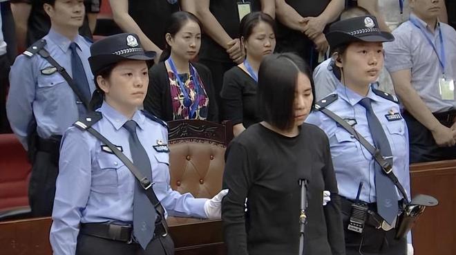 2017年“保姆纵火案”8年后再婚生女如今“反噬”还是来了(图8)