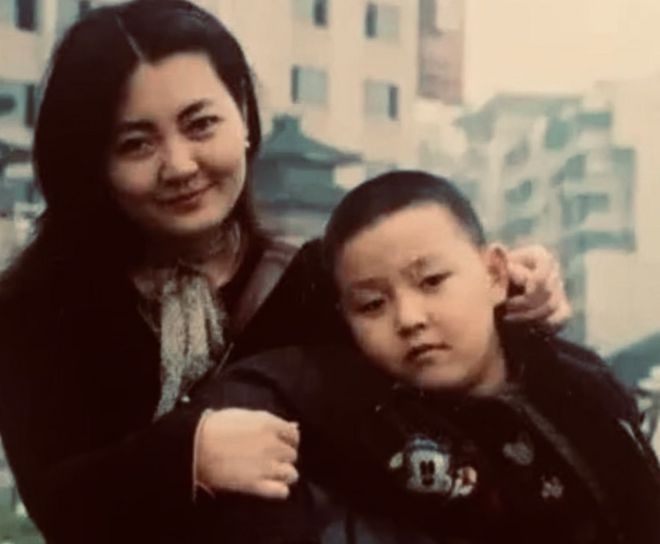保姆偷走雇主儿子26年后主动归还生母：那我养的孩子又是谁？(图2)