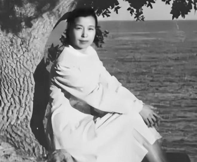 贝搏体育登录与保姆间的恩怨：对她过往“黑历 史”一清二楚成她的祸根(图2)